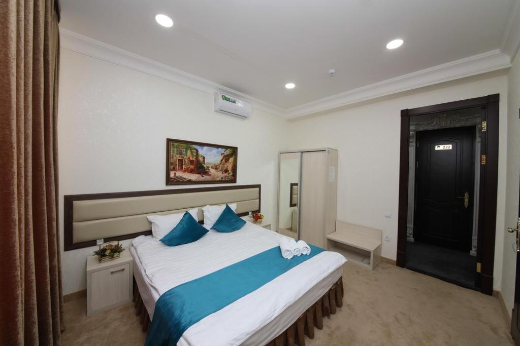 Hotel Globus ทาชเคนต์ ภายนอก รูปภาพ