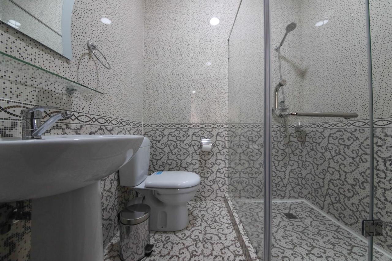 Hotel Globus ทาชเคนต์ ภายนอก รูปภาพ